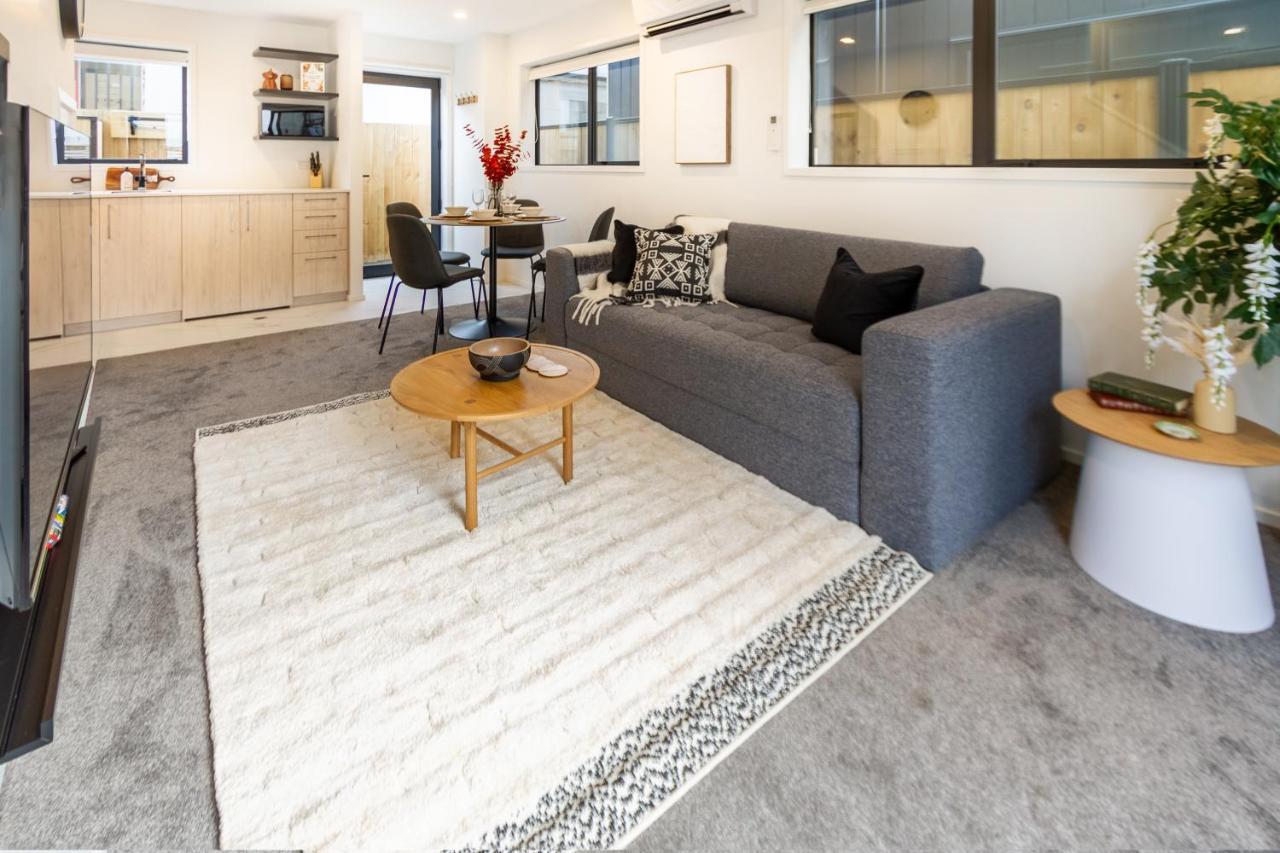 Апартаменты Cashel Street Hideaway 2 Bed 2 Bath Крайстчёрч Экстерьер фото