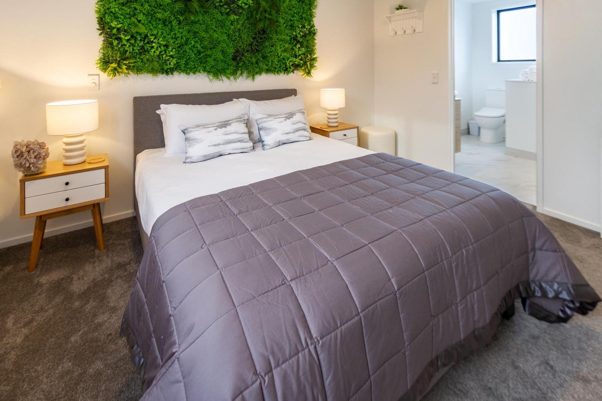 Апартаменты Cashel Street Hideaway 2 Bed 2 Bath Крайстчёрч Экстерьер фото