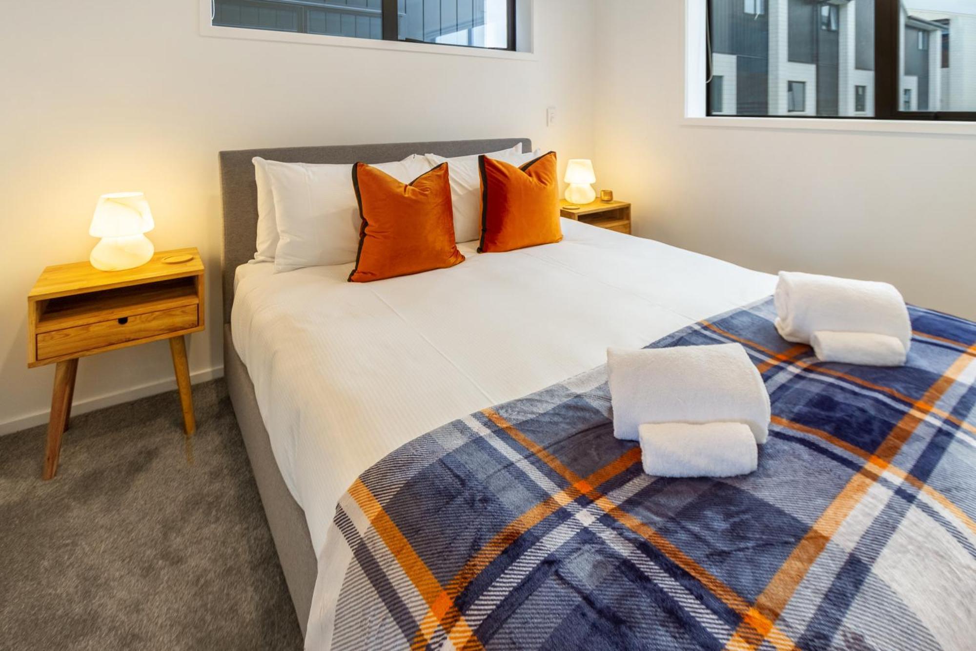 Апартаменты Cashel Street Hideaway 2 Bed 2 Bath Крайстчёрч Экстерьер фото