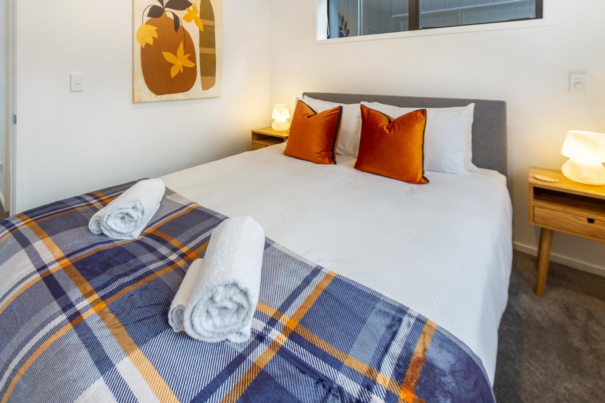 Апартаменты Cashel Street Hideaway 2 Bed 2 Bath Крайстчёрч Экстерьер фото